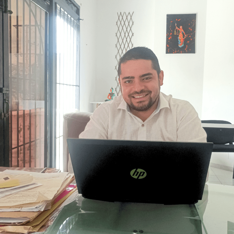 ¿Tienes trámites legales en Colombia y estás en el exterior? Esto es lo que debes saber